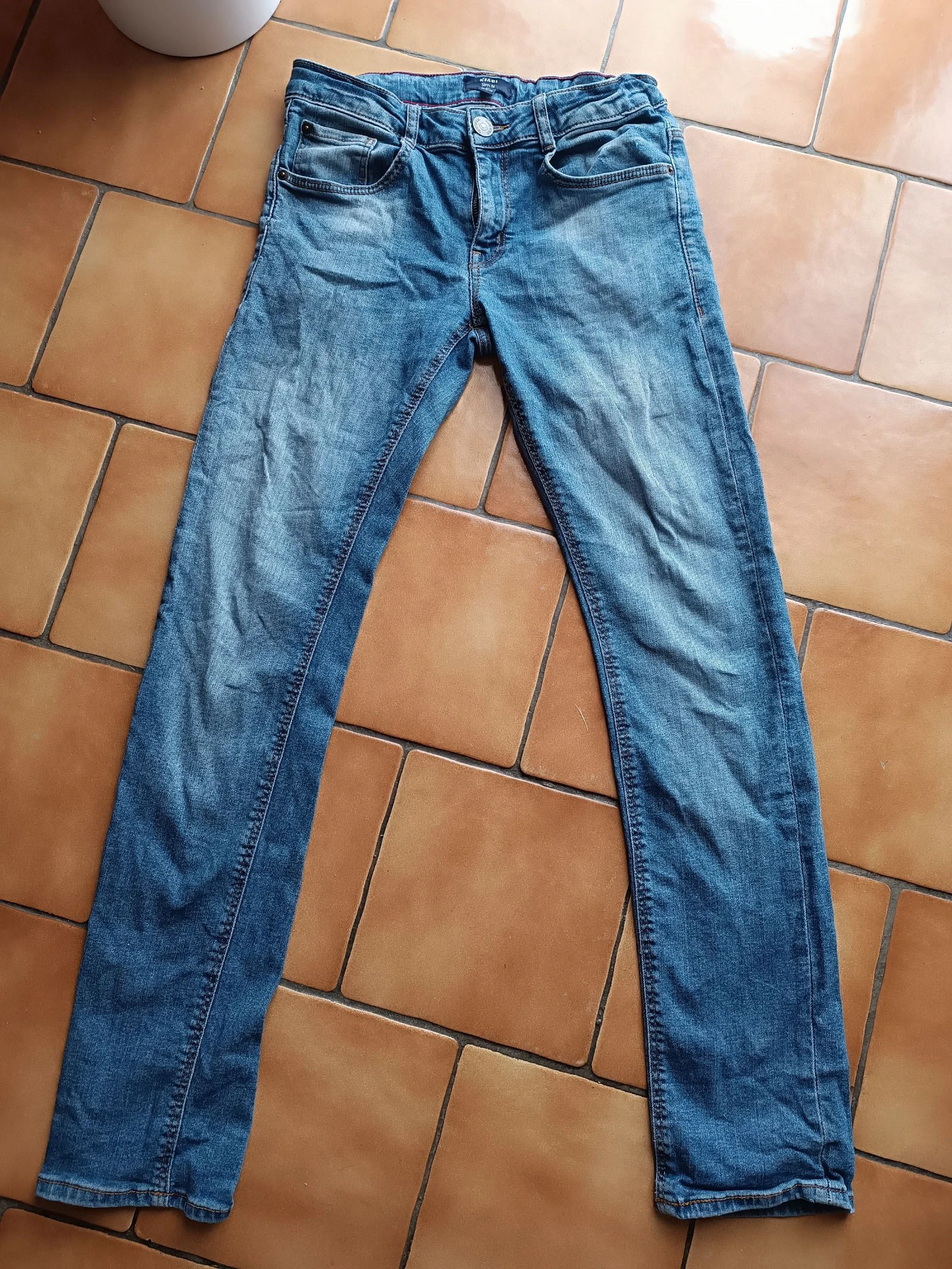 Jean slim fit delavé Kiabi taille 14 ans